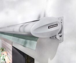 Den Haag Zonwering, zonnescherm, knikarm terras zonnescherm met kleine gesloten kast, type WAREMA 550